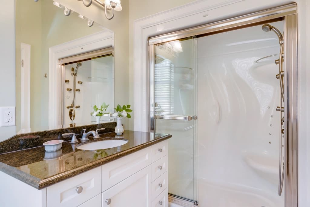 Douche vitrée sur mesure